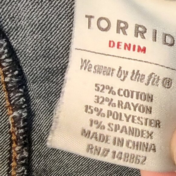 Women's Torrid Demin Stretch Skinny Dark Wash Jeans RN#148862 in Size 14 Reg - Picture 10 of 12